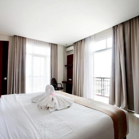Karlita Hotel Tegal מראה חיצוני תמונה