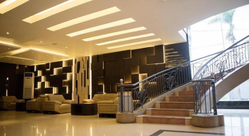 Karlita Hotel Tegal מראה חיצוני תמונה