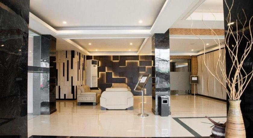 Karlita Hotel Tegal מראה חיצוני תמונה