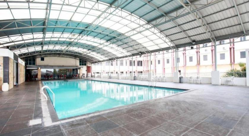 Karlita Hotel Tegal מראה חיצוני תמונה