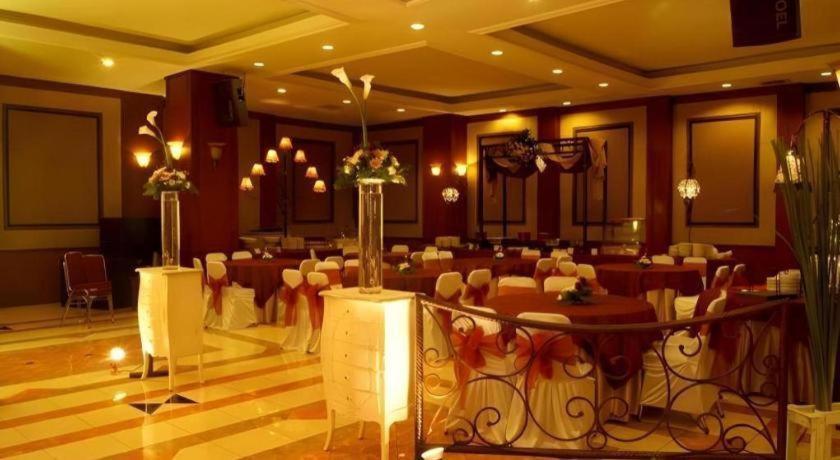Karlita Hotel Tegal מראה חיצוני תמונה