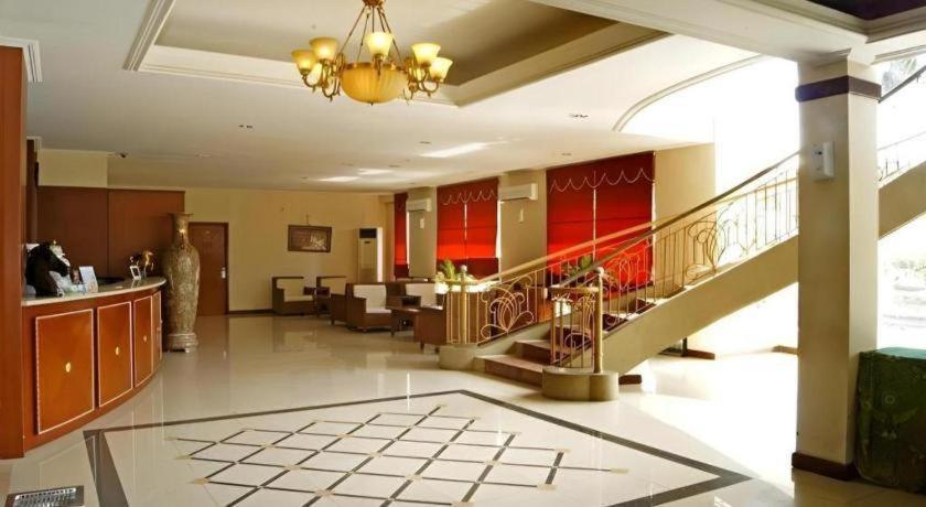 Karlita Hotel Tegal מראה חיצוני תמונה