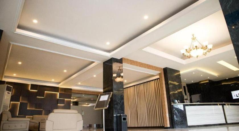 Karlita Hotel Tegal מראה חיצוני תמונה