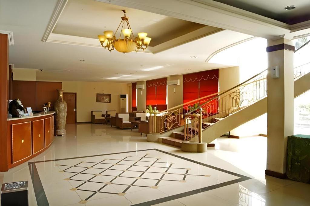 Karlita Hotel Tegal מראה חיצוני תמונה