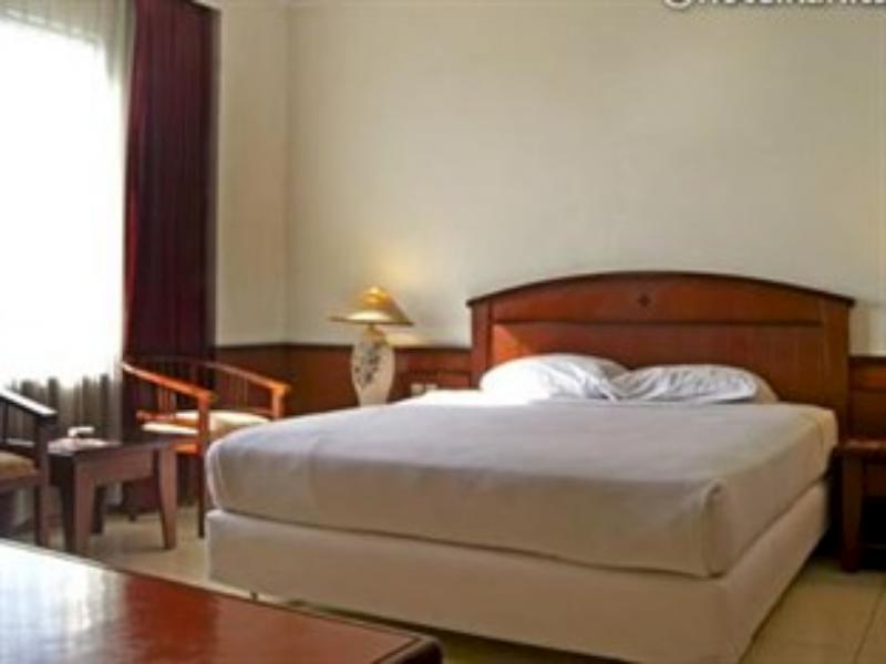 Karlita Hotel Tegal מראה חיצוני תמונה