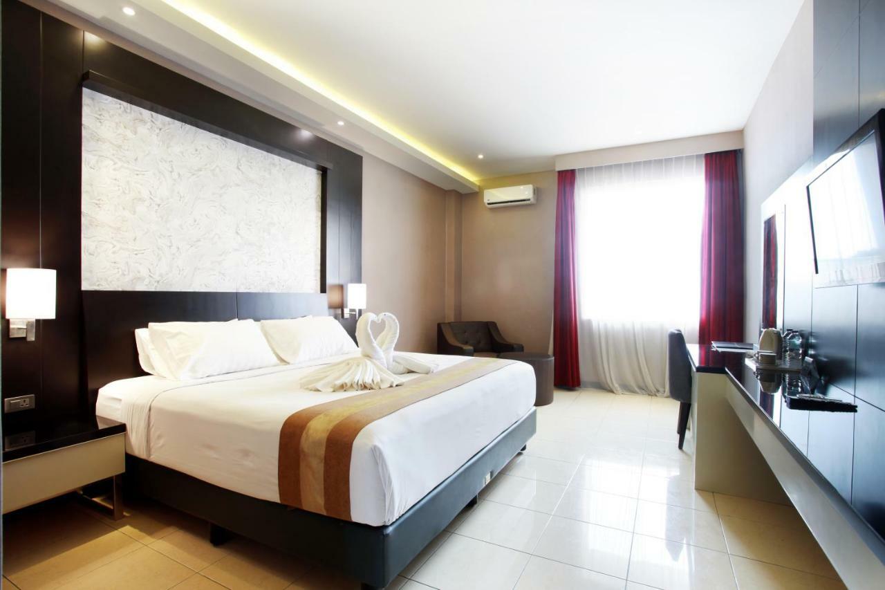 Karlita Hotel Tegal מראה חיצוני תמונה