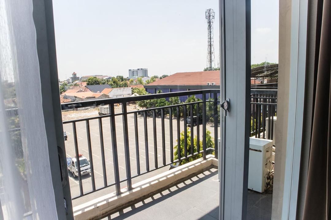 Karlita Hotel Tegal מראה חיצוני תמונה